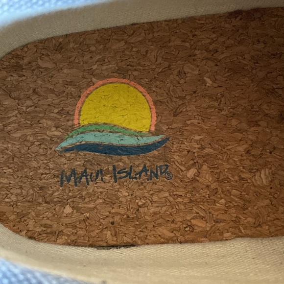 Maui Island Shoes - Picture 2 of 5